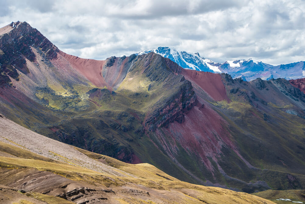 hiking to Rainbow Mountain (1)