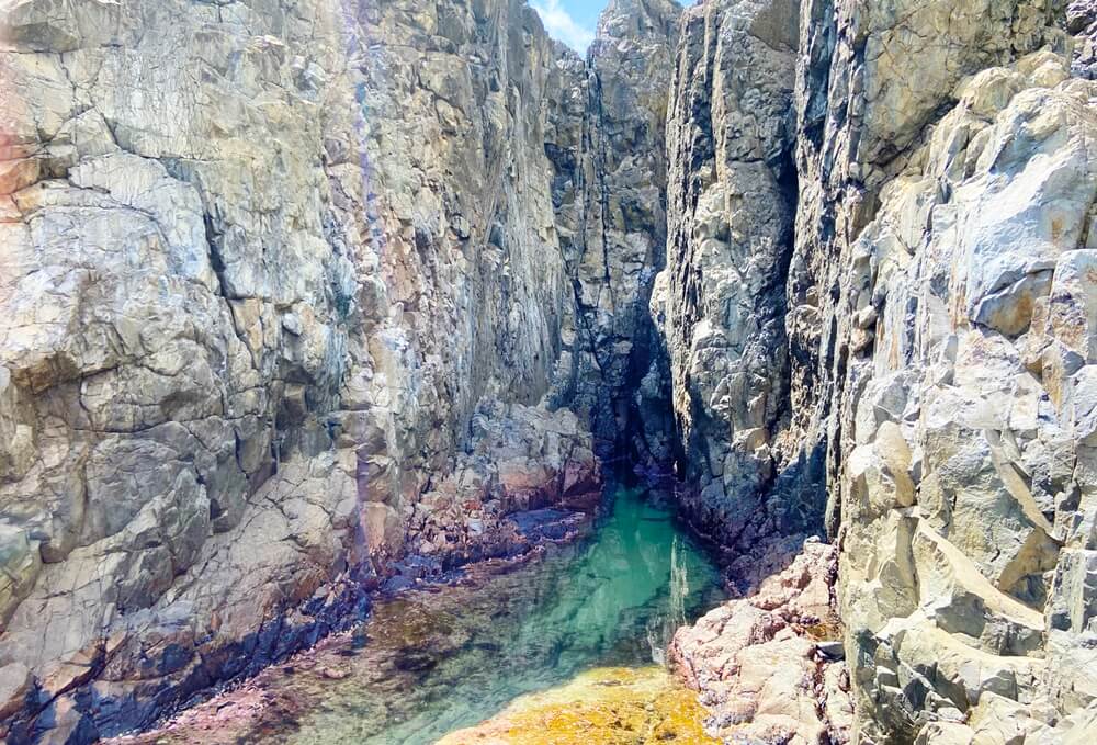 things to do in Fernando de Noronha Fenda da Velha - Fernando de Noronha