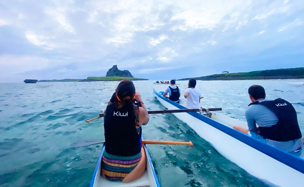 things to do in Fernando de Noronha Hawaiian canoe in Fernando de Noronha
