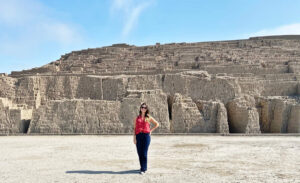 Camila Neves from Travel Cami at Huaca Pucllana