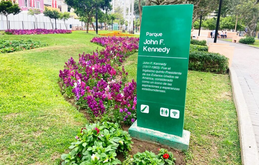 Things to do in Miraflores Parque Kennedy Lima
