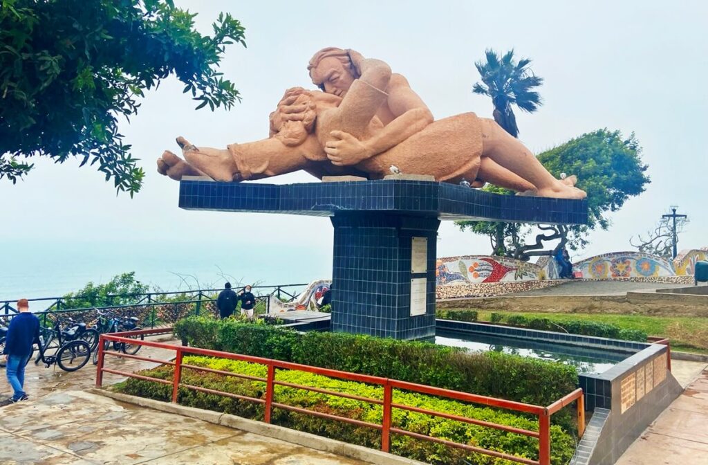 is lima worth visiting Parque del Amor Lima