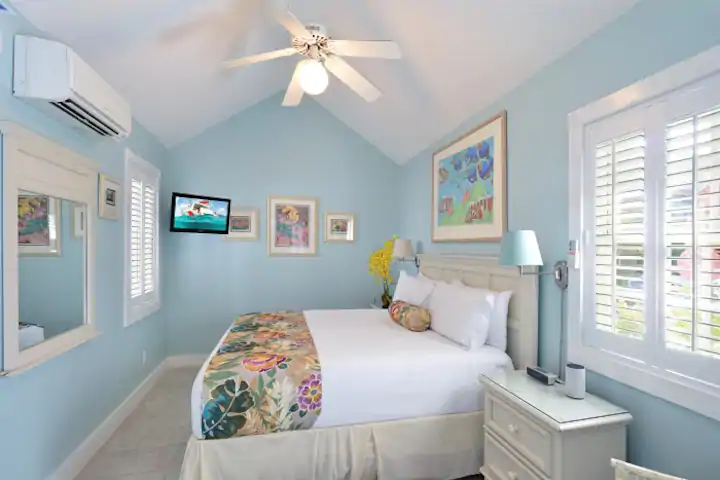 best Airbnbs in Key West Romantic Retreat - 2 person K Suite, Pvt deck Spa