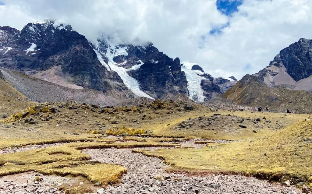 Things to Do in Cusco 7-lagunas-de-ausangate-road-peru