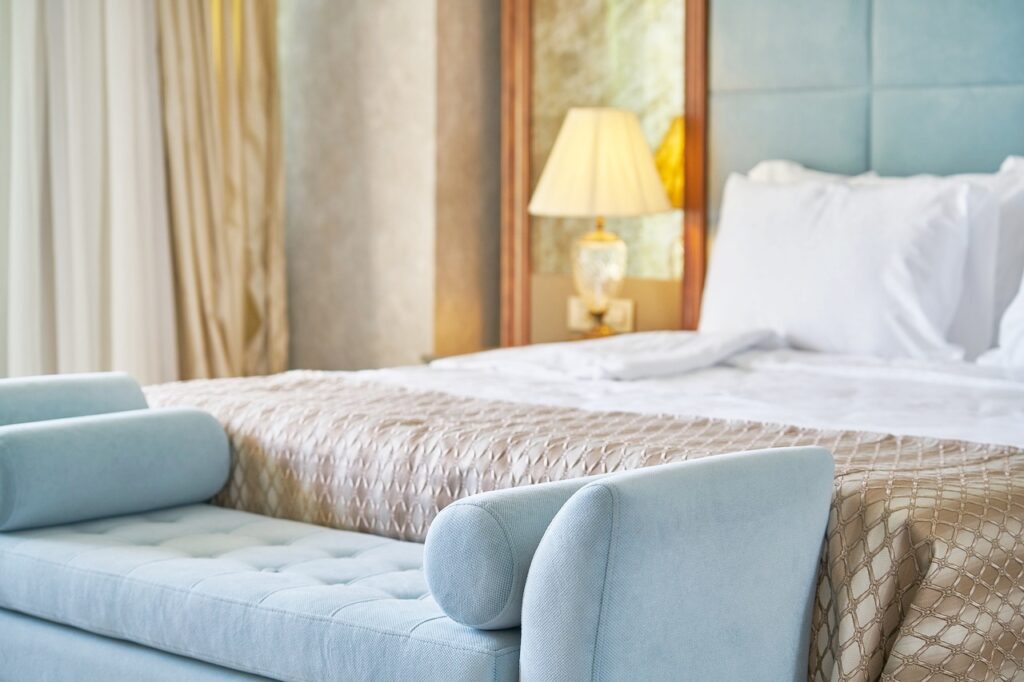 Salem is worth visiting hotel bed