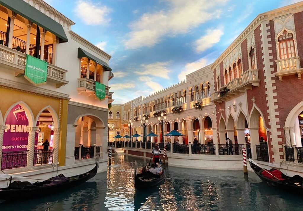 girls' trip to Las Vegas venetian las vegas