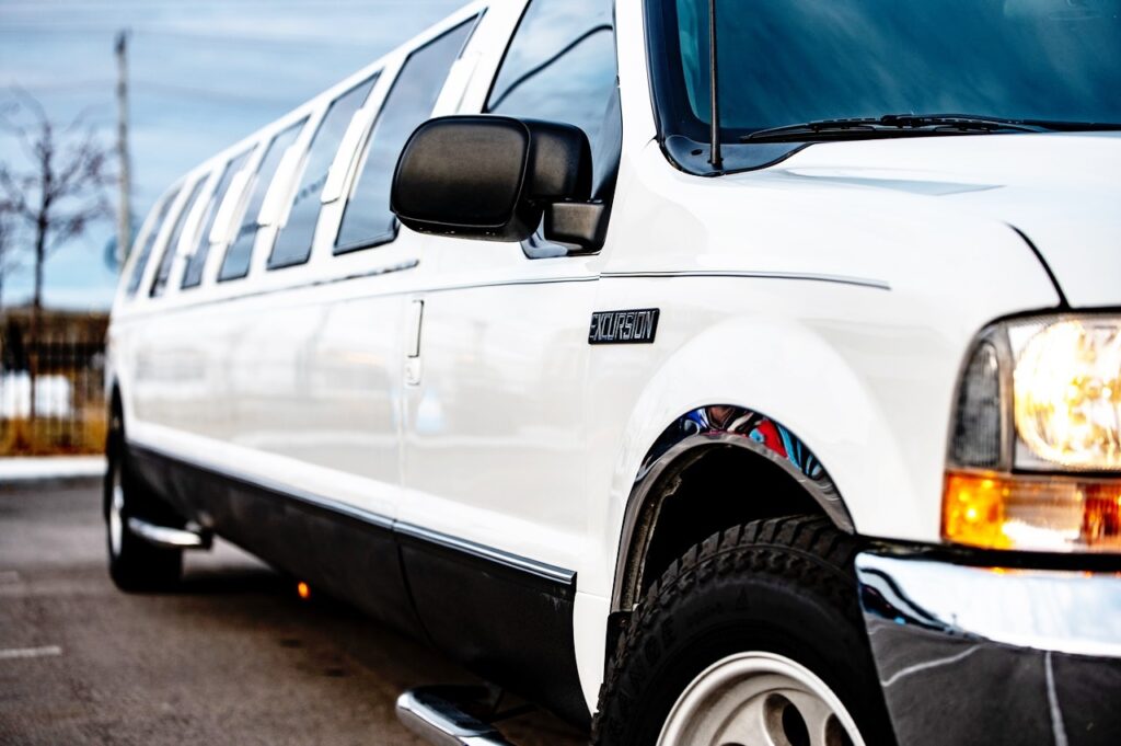 girls' trip to Las Vegas limosine in vegas