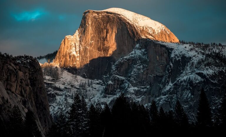 half dome yosemite at night (1)