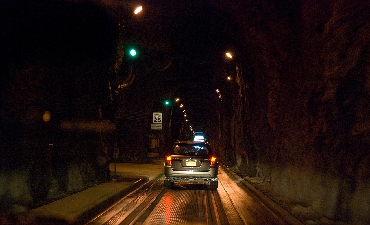 how does the whittier tunnel work