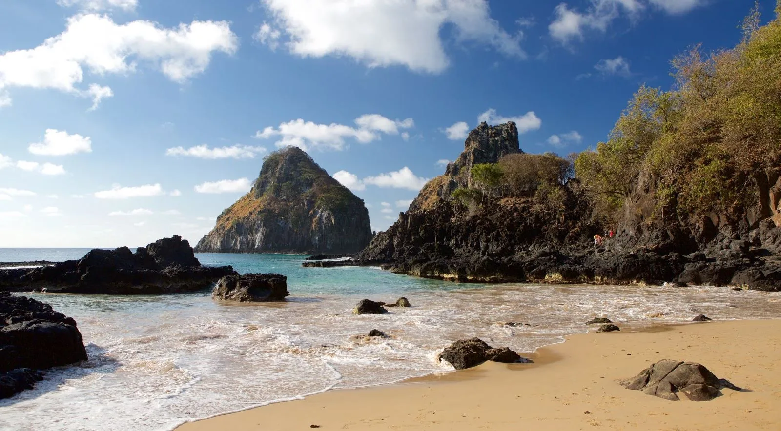 things to do in Fernando de Noronha beaches